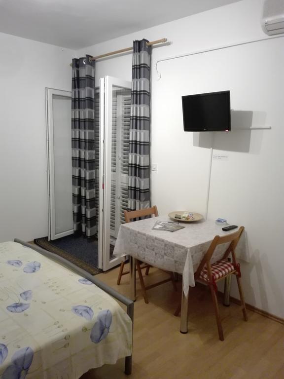 Studio Apartments Ivica 프리모스턴 외부 사진